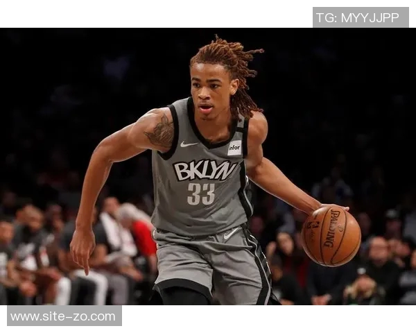 克拉克斯顿赛季数据亮眼场均131分75篮板4助攻14盖帽领跑全队